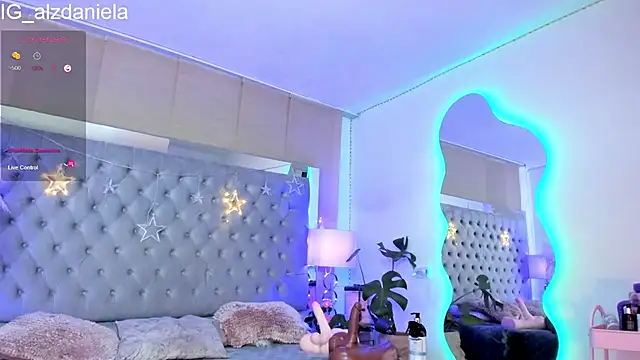 Snapshot of Kaitlyn_Brwon chatting on September 27, 7:25 am Kaitlyn Brwon online show from September 27, 7:25 am