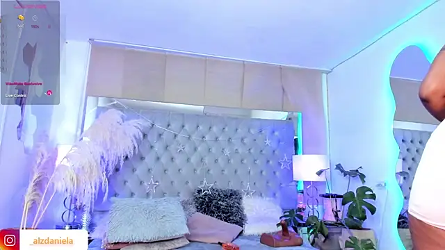 Snapshot of Kaitlyn_Brwon chatting on October 4, 3:19 am Kaitlyn Brwon online show from October 4, 3:19 am