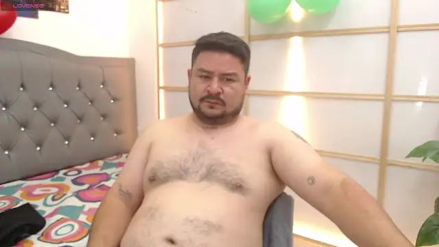 Snapshot of oso_dirty_ chatting on April 21, 1:07 pm oso dirty online show from April 21, 1:07 pm