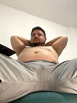 Snapshot of oso_dirty_ chatting on November 15, 6:23 pm oso dirty online show from November 15, 6:23 pm