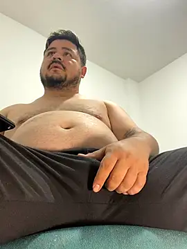 Snapshot of oso_dirty_ chatting on November 20, 6:19 pm oso dirty online show from November 20, 6:19 pm