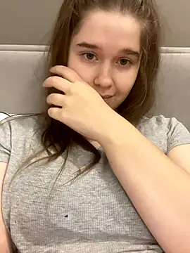 Snapshot of HornyGirlH chatting on November 30, 2:23 am HornyGirlH online show from November 30, 2:23 am