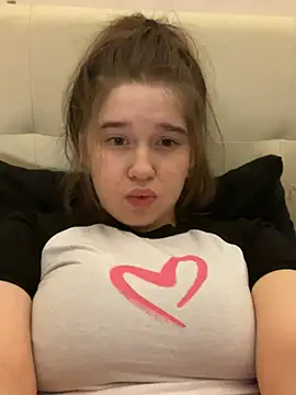 Snapshot of HornyGirlH chatting on February 17, 3:47 am HornyGirlH online show from February 17, 3:47 am