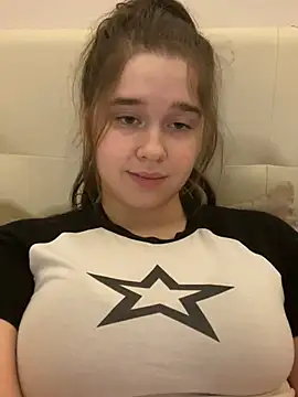 Snapshot of HornyGirlH chatting on January 30, 3:22 am HornyGirlH online show from January 30, 3:22 am