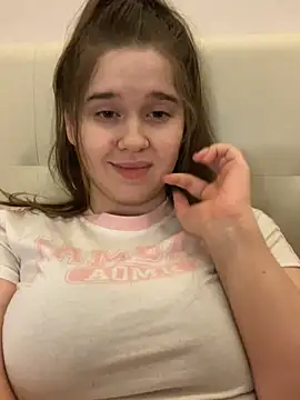 Snapshot of HornyGirlH chatting on March 6, 12:54 am HornyGirlH online show from March 6, 12:54 am