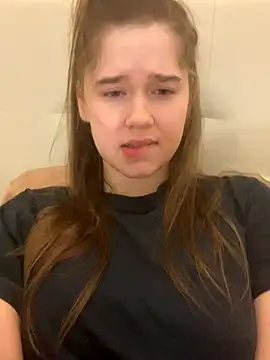 Snapshot of HornyGirlH chatting on October 30, 1:26 am HornyGirlH online show from October 30, 1:26 am