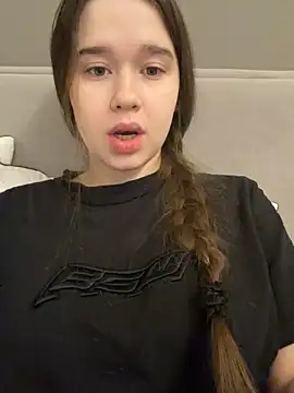 HornyGirlH online show from February 4, 4:29 am