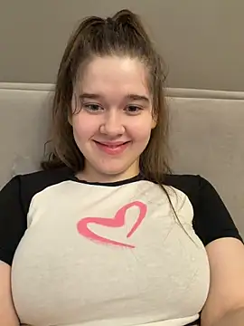 HornyGirlH online show from May 11, 6:04 am