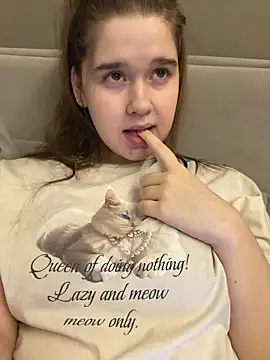 HornyGirlH online show from April 6, 1:12 am