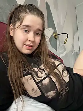 HornyGirlH online show from May 31, 5:19 pm
