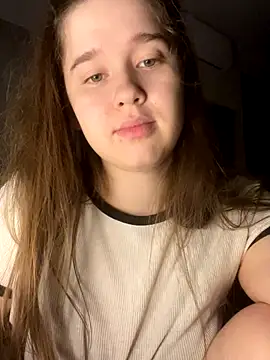 Snapshot of HornyGirlH chatting on November 3, 2:39 am HornyGirlH online show from November 3, 2:39 am