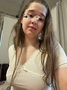 HornyGirlH online show from May 27, 5:09 pm