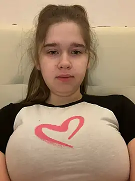 Snapshot of HornyGirlH chatting on March 15, 10:33 pm HornyGirlH online show from March 15, 10:33 pm