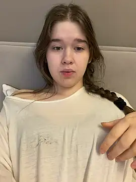 HornyGirlH online show from May 3, 5:45 am