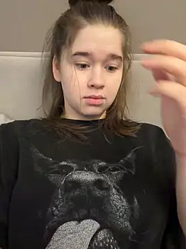 HornyGirlH online show from March 19, 4:45 am