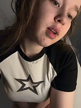 HornyGirlH online show from April 12, 3:54 am