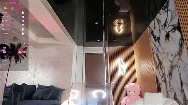 LisaAkira online show from March 19, 7:41 am