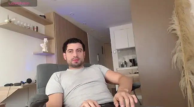 Snapshot of bradley_muscle chatting on February 23, 1:42 pm bradley muscle online show from February 23, 1:42 pm