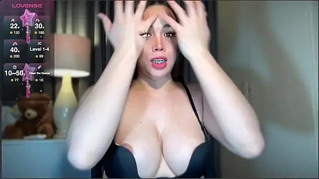 Snapshot of MISSANACONDA chatting on October 14, 3:29 am MISSANACONDA online show from October 14, 3:29 am