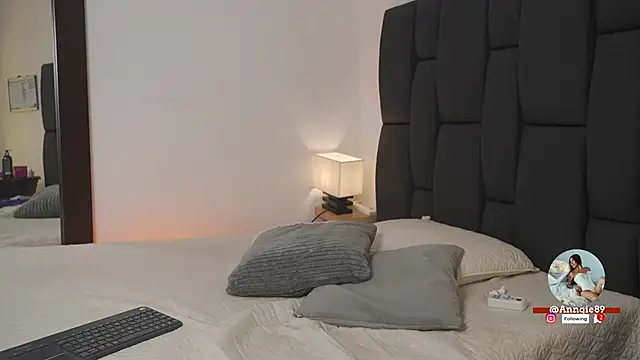 MelisaLopez  online show from January 17, 12:31 pm