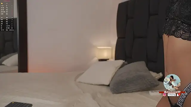 MelisaLopez  online show from February 19, 12:24 pm