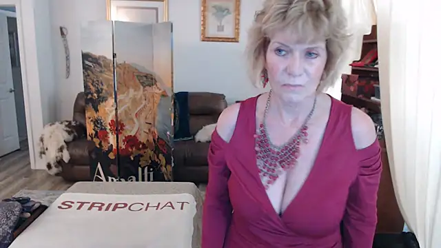 Snapshot of SindeeDix chatting on July 15, 3:30 pm SindeeDix online show from July 15, 3:30 pm