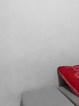 Snapshot of MissKitty31 chatting on November 30, 2:45 am MissKitty31 online show from November 30, 2:45 am