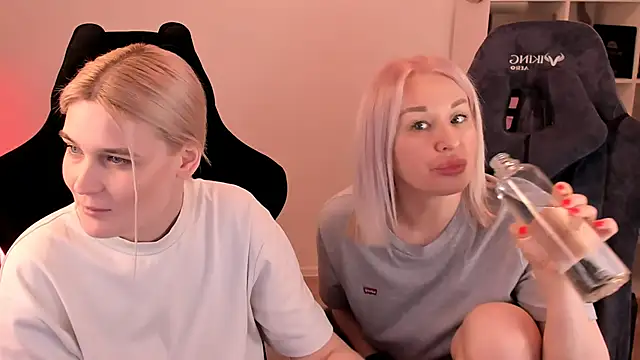 hotblonds online show from March 14, 4:19 pm