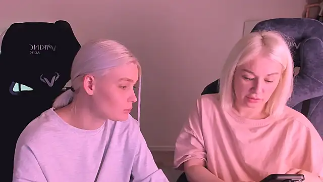 hotblonds online show from January 27, 5:26 pm