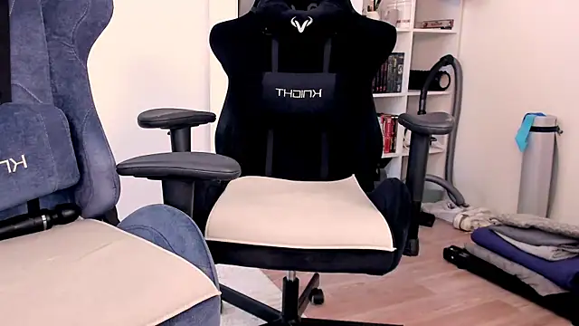 hotblonds online show from January 11, 11:28 am