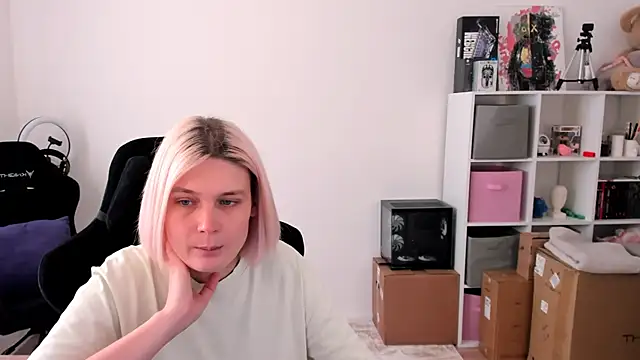 hotblonds online show from November 14, 11:03 am