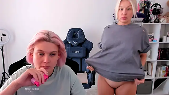hotblonds online show from October 9, 11:11 am