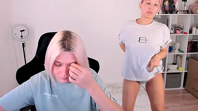 hotblonds online show from November 8, 11:03 am