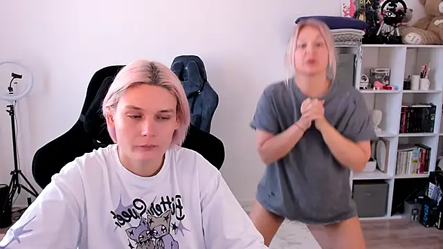 hotblonds online show from October 19, 9:56 am