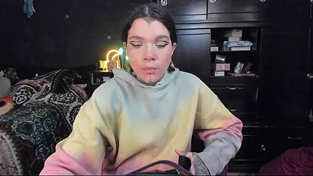 Snapshot of Lilmarieee chatting on February 18, 10:47 pm Lilmarieee online show from February 18, 10:47 pm