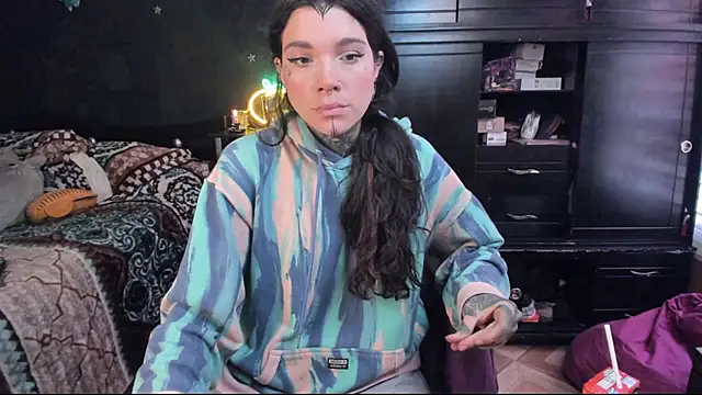 Snapshot of Lilmarieee chatting on February 10, 5:09 pm Lilmarieee online show from February 10, 5:09 pm