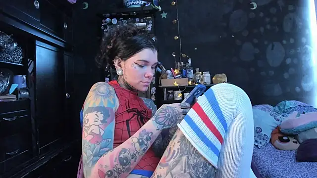 Lilmarieee online show from December 19, 2:41 pm