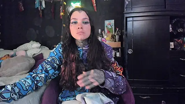 Lilmarieee online show from November 5, 10:13 pm