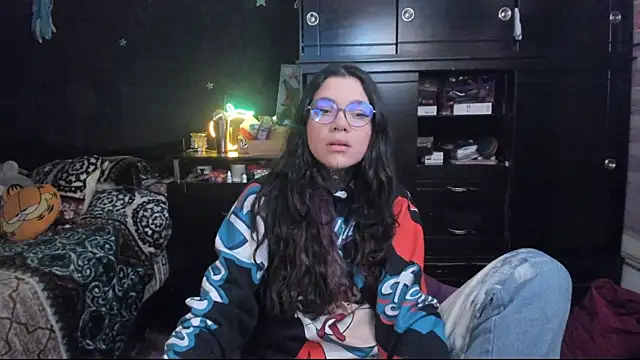 Snapshot of Lilmarieee chatting on February 5, 11:17 pm Lilmarieee online show from February 5, 11:17 pm