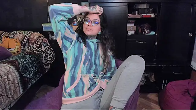 Snapshot of Lilmarieee chatting on March 21, 1:13 am Lilmarieee online show from March 21, 1:13 am