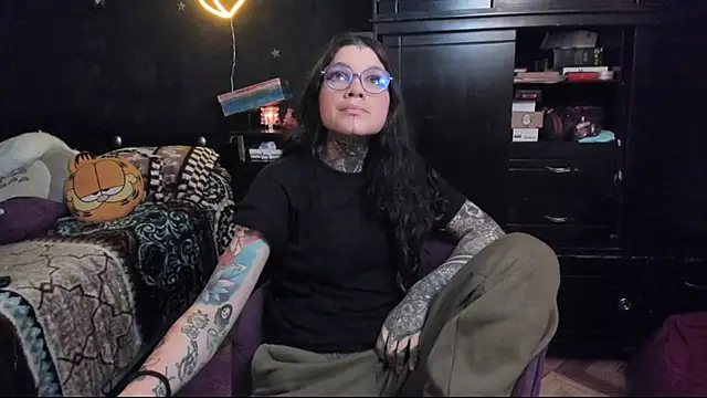 Snapshot of Lilmarieee chatting on March 19, 10:09 pm Lilmarieee online show from March 19, 10:09 pm