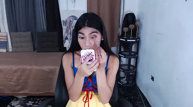 Snapshot of LAVIDALENATS chatting on December 27, 7:24 pm LAVIDALENATS online show from December 27, 7:24 pm