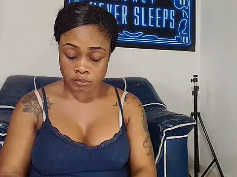 Snapshot of alexiaao9 chatting on June 10, 2:57 am alexiaao9 online show from June 10, 2:57 am