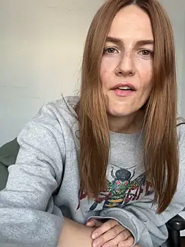 BritneyHall online show from May 27, 10:11 am