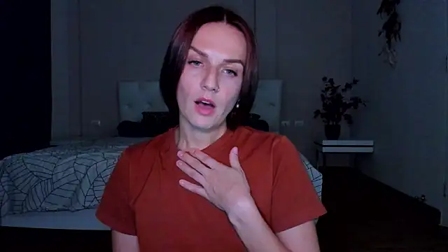 BritneyHall online show from March 11, 6:30 pm