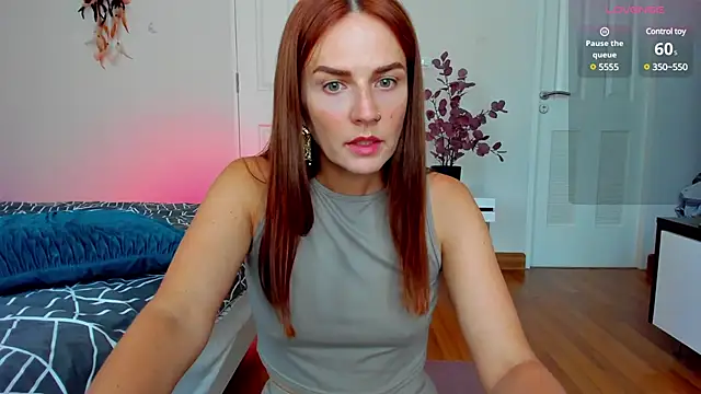 BritneyHall online show from February 11, 7:33 am