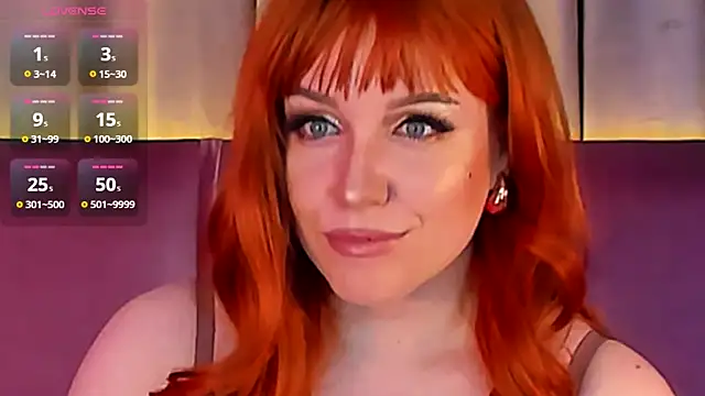 Snapshot of RoseRoxy chatting on October 17, 1:35 pm RoseRoxy online show from October 17, 1:35 pm