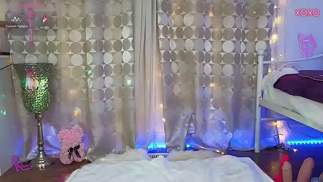 KristaCash online show from March 5, 2:36 am