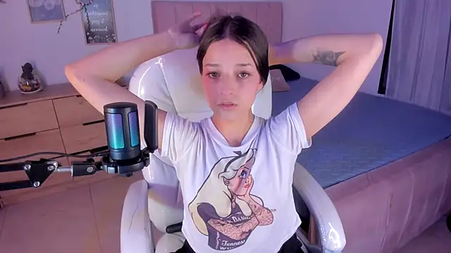 Amaia Daniells online show from February 11, 3:40 am