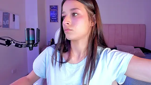Amaia Daniells online show from February 24, 3:23 am